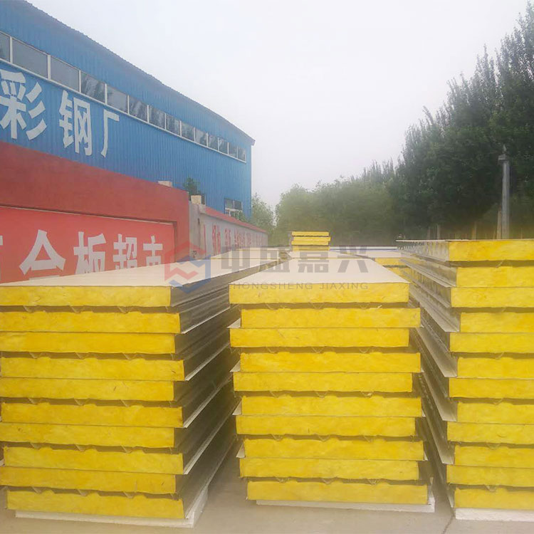 赤峰彩钢玻璃丝棉夹芯板